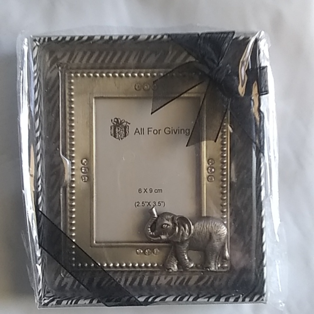 NIP Sealed All For Giving 2.5" x 3.5" (6 x 9 cm) Pewter Elephant Photo frame